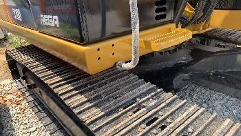 CAT 323 D