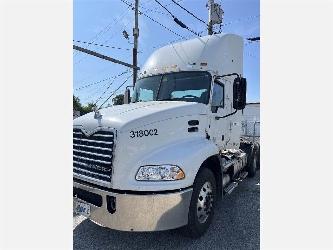 Mack CXU600