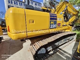 Komatsu 220-7