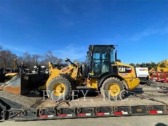 CAT 906M