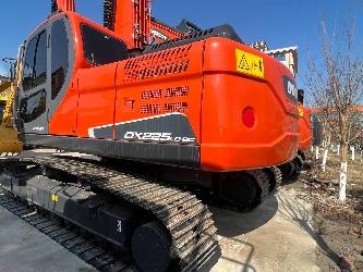 Doosan DX 225