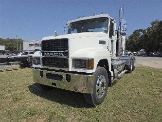 Mack PI64T