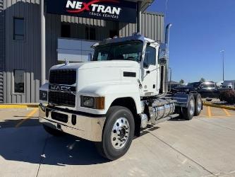 Mack PI64T