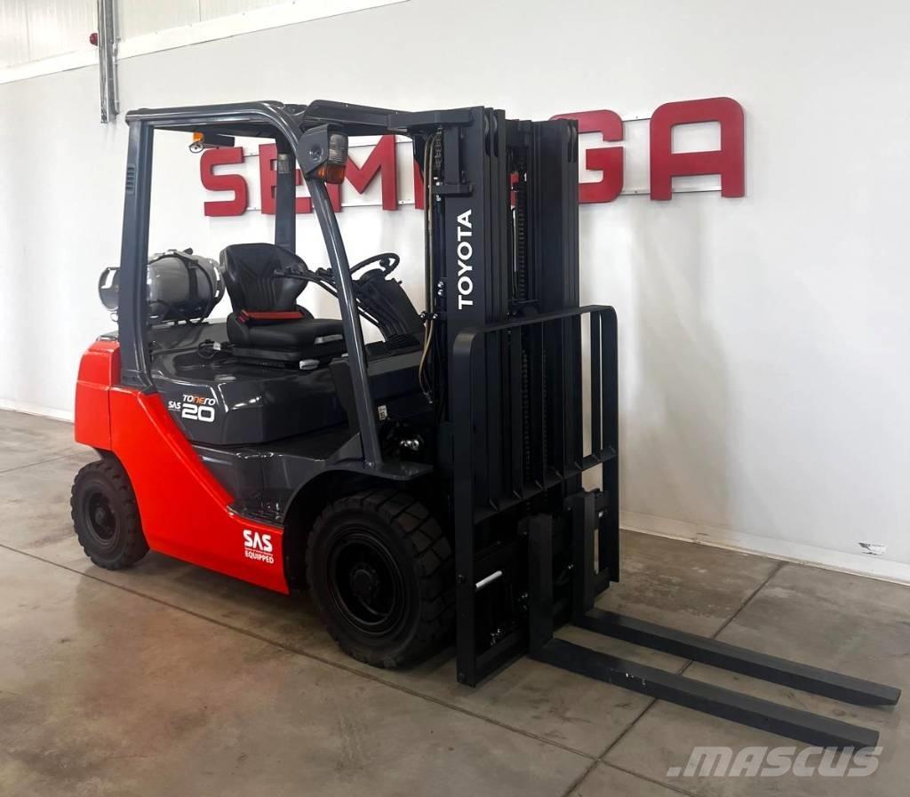 Toyota 10831 8FGF20 LPG trucks