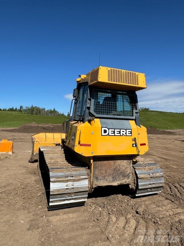 DEERE 700J Crawler dozers