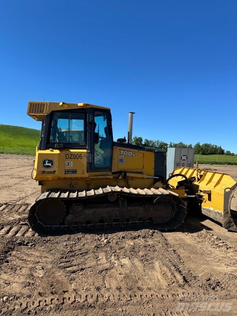 DEERE 700J Crawler dozers