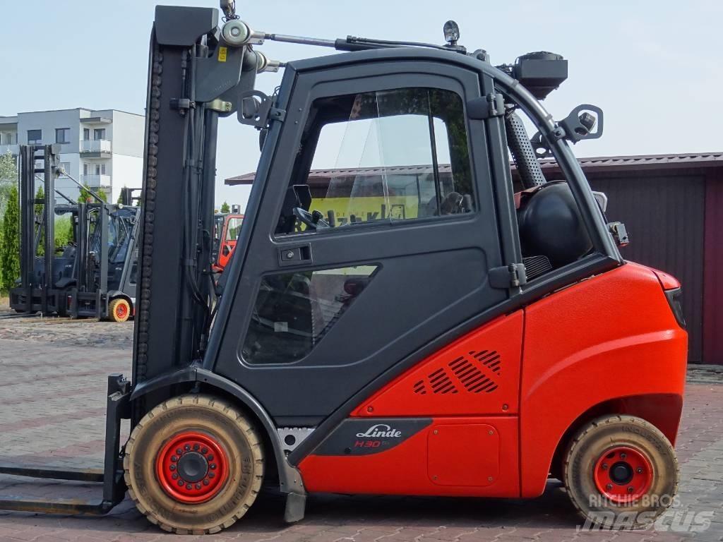 Linde H30T-02 LPG trucks