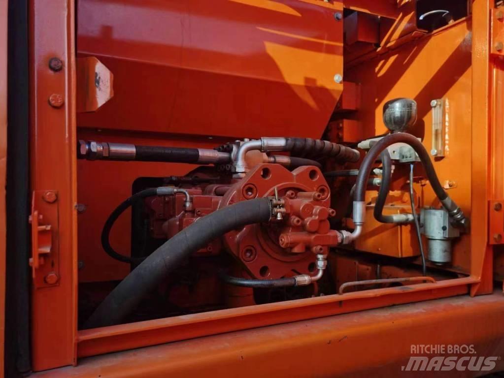 Doosan DH 220 Crawler excavators