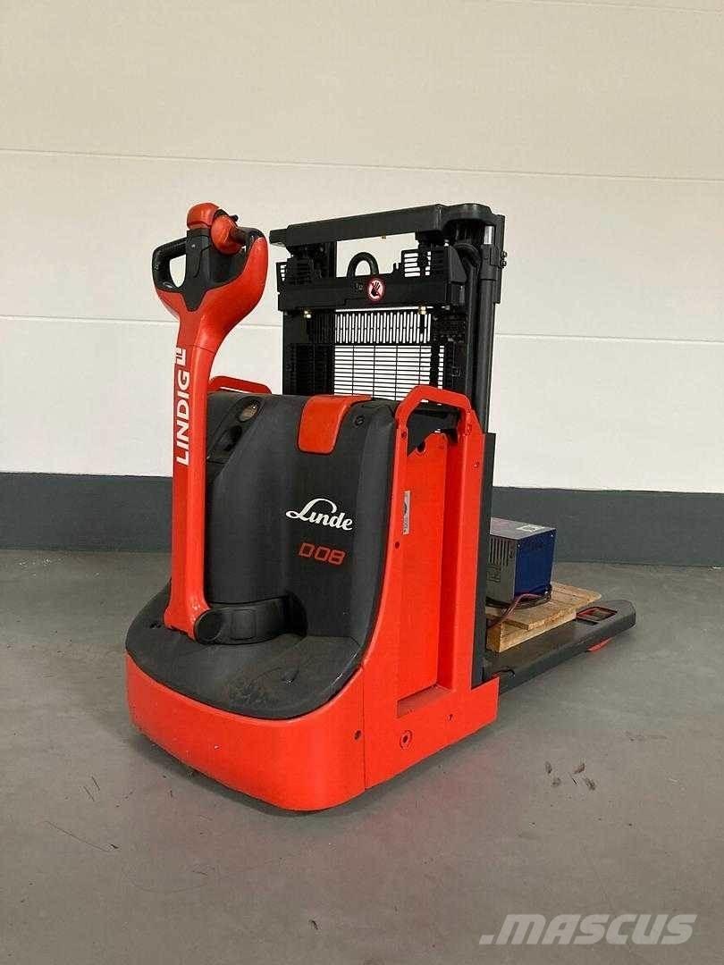 Linde D08 High lift order picker