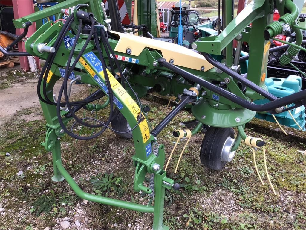 Krone Vendro 820 Rakes and tedders
