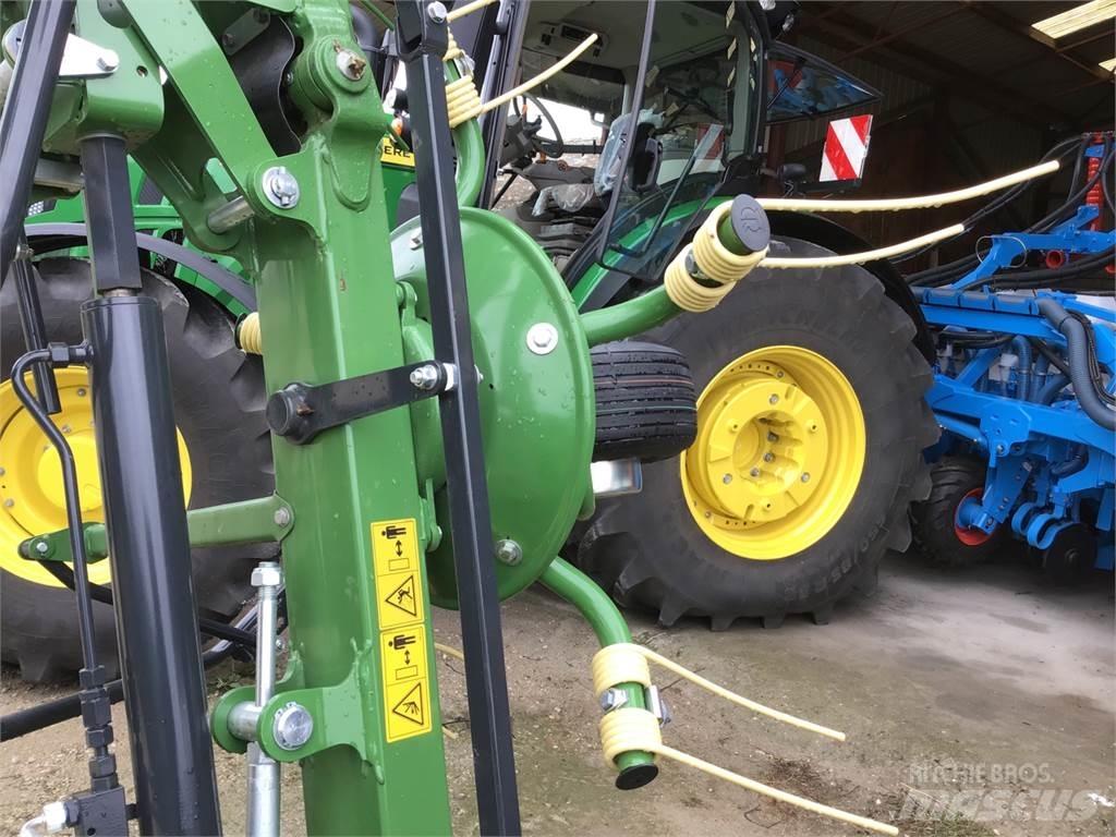 Krone Vendro 820 Rakes and tedders
