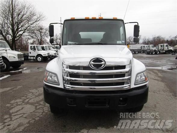 Hino 338 Commercial vehicle