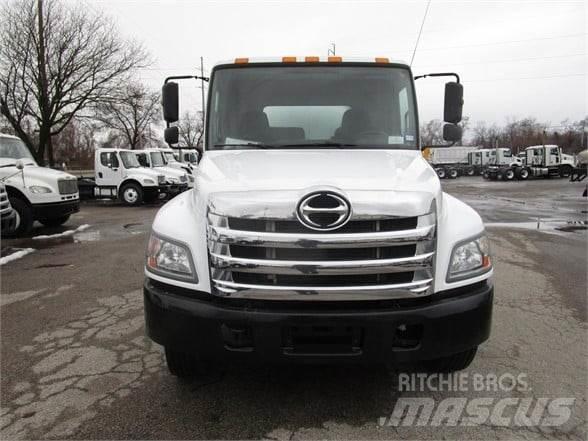 Hino 338 Commercial vehicle