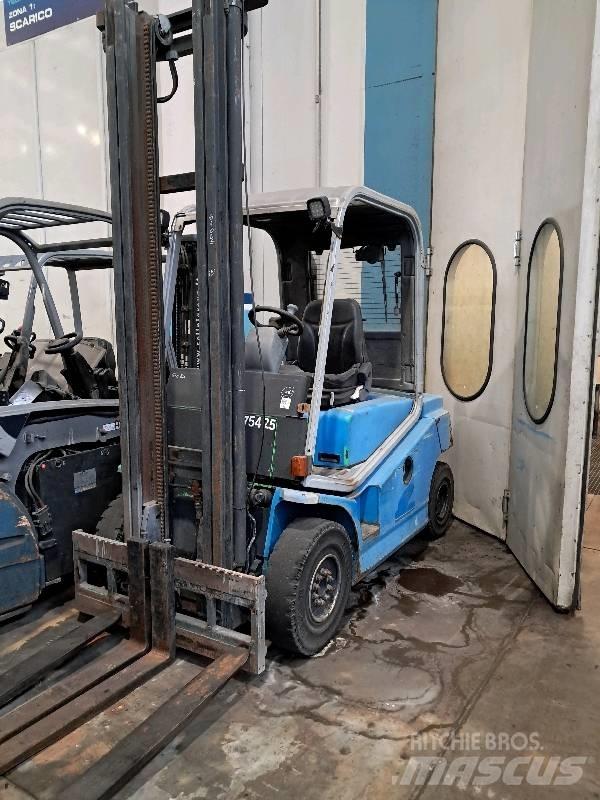 Cesab DRAGO HN 250 Diesel trucks