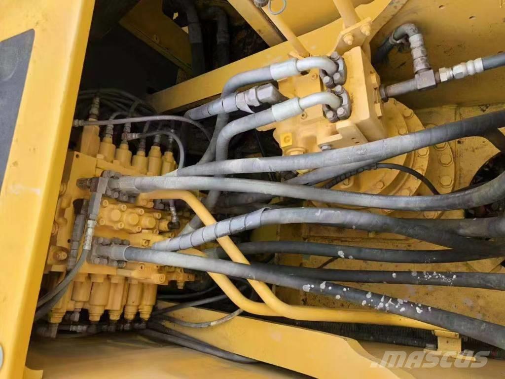 Komatsu 200-7 Crawler excavators