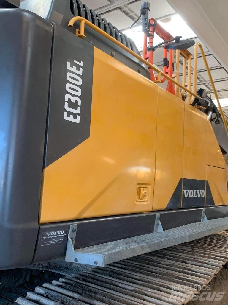 Volvo EC 300 E Crawler excavators