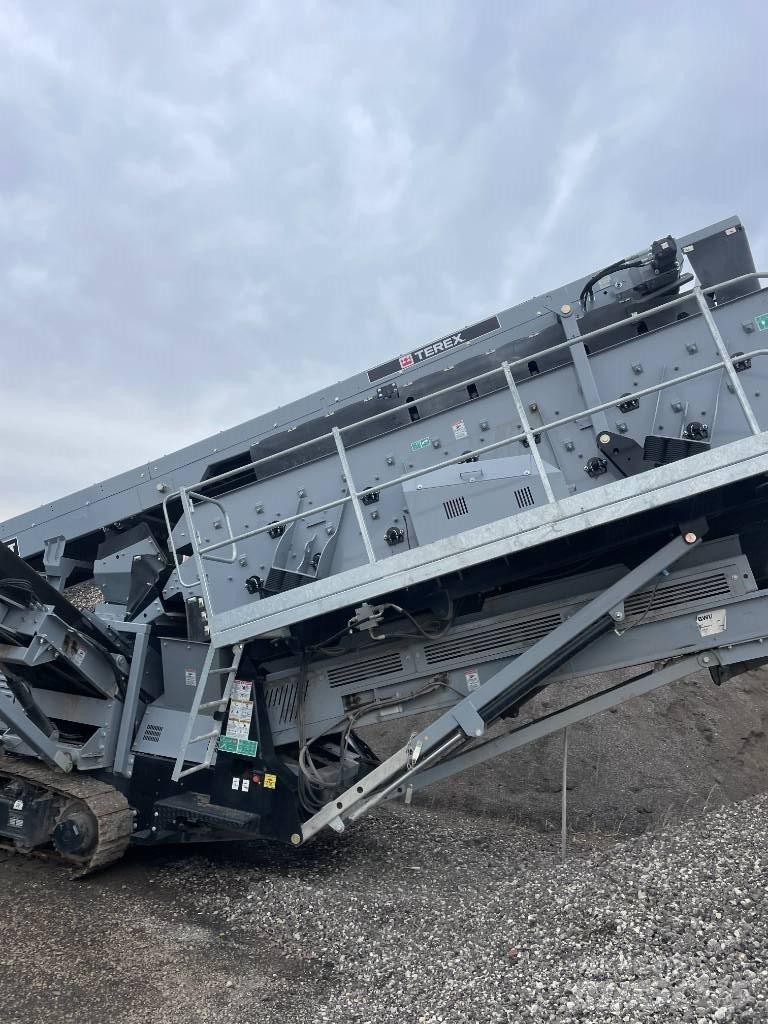 Terex M1700-3 Screeners