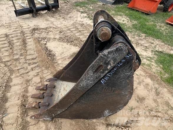 CAT 2548941 Buckets