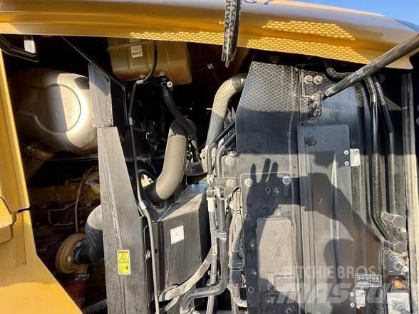 CAT 938M Wheel loaders