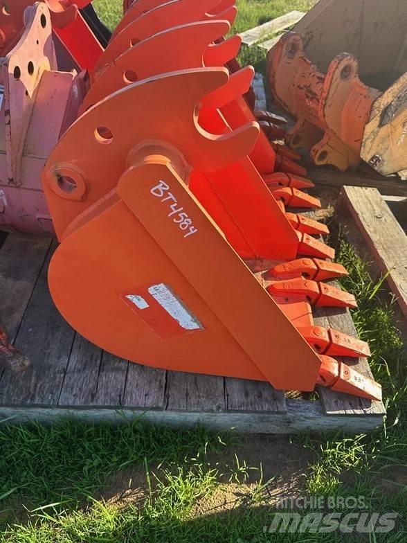 Kubota BT4584 Skid steer loaders