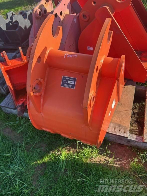 Kubota BT4584 Skid steer loaders