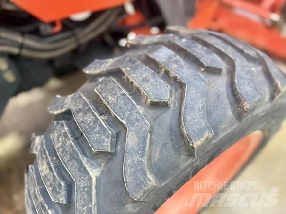 Kubota L39 Backhoe