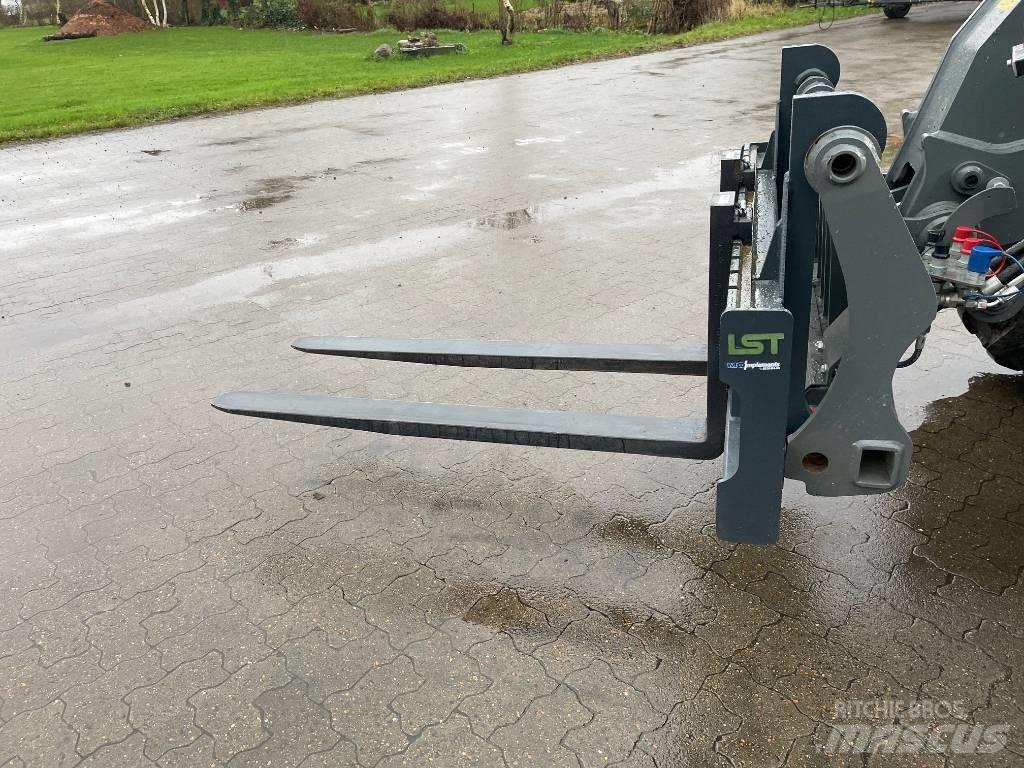 LST 5 ton Forks