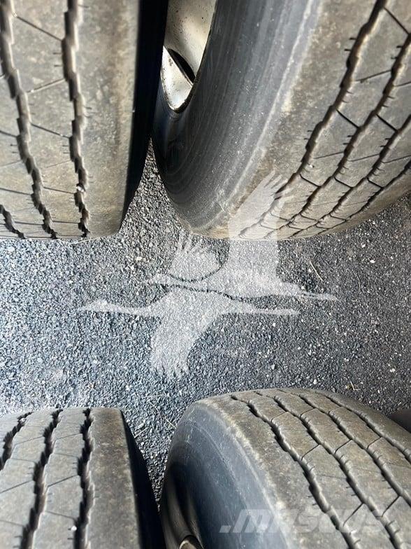 Utility 3000R Temperature controlled semi-trailers