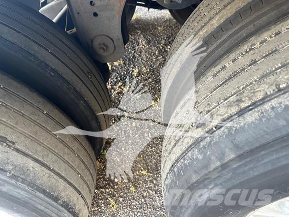 Utility 3000R Temperature controlled semi-trailers