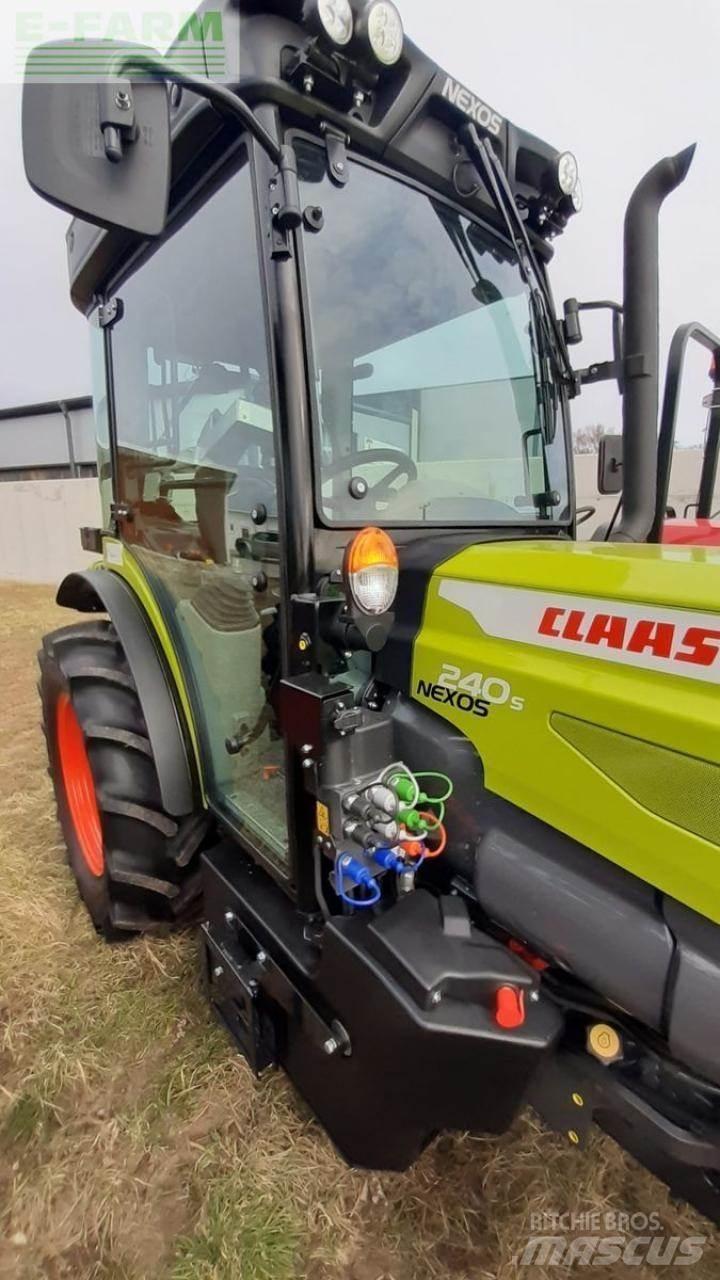 CLAAS nexos 240s Tractors