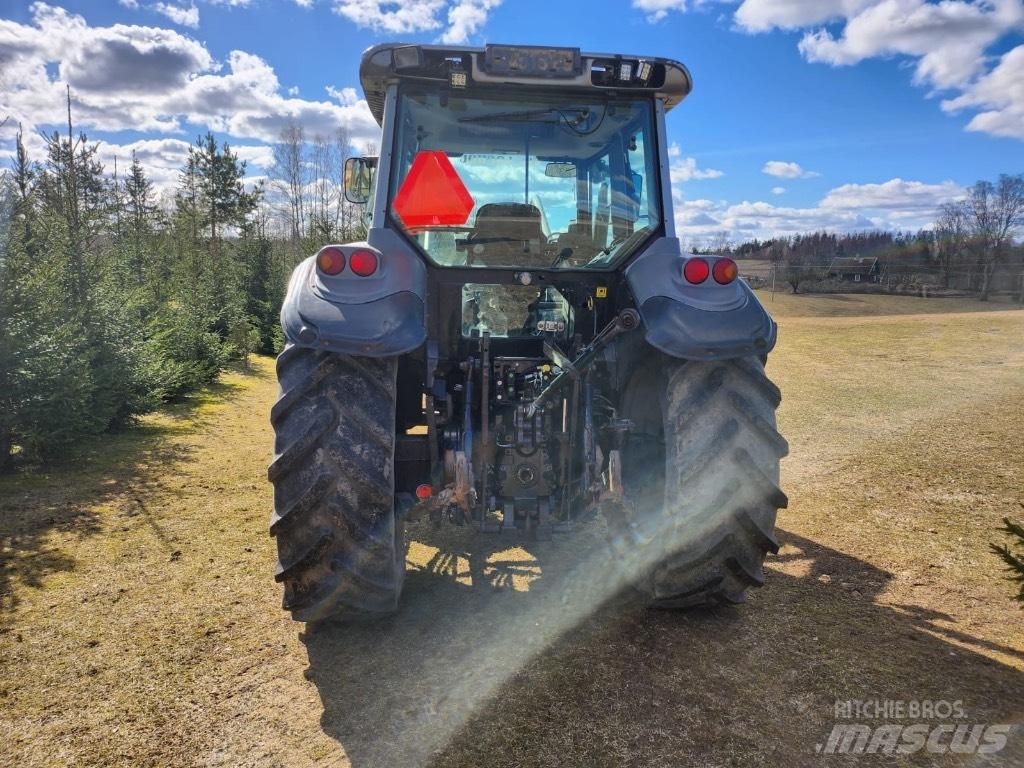 Valtra M 120 Tractors