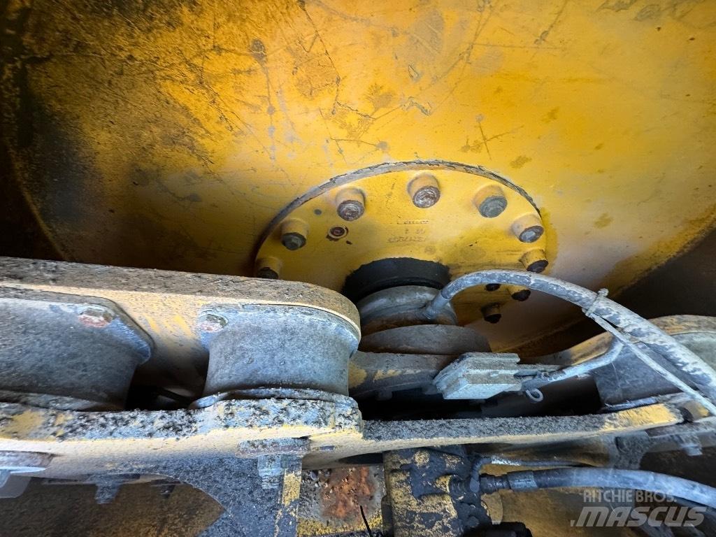 Volvo SD 160 B Pneumatic tired rollers