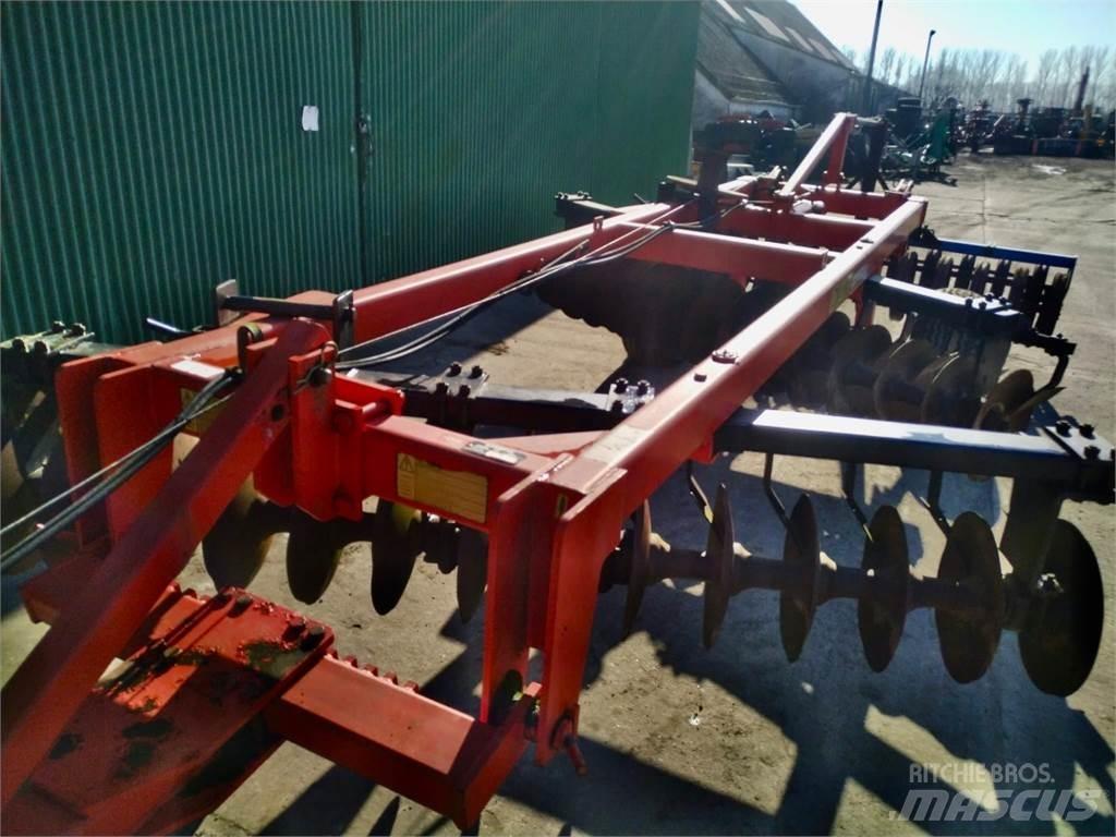 Quivogne APAV 28 Disc harrows