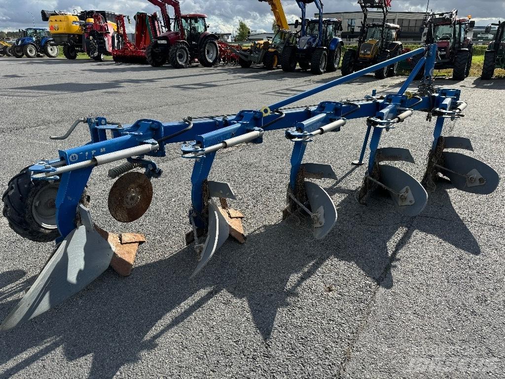 Överum CT 5975 XLP Ploughs