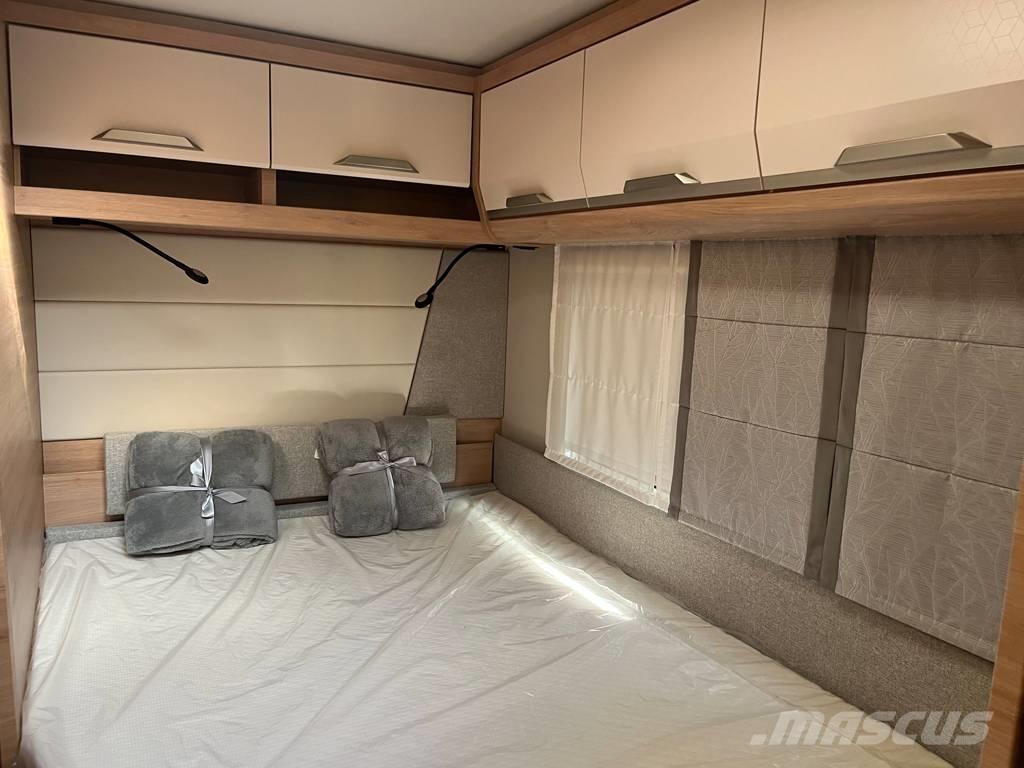 Knaus Südwind Camper vans, winnabago, Caravans