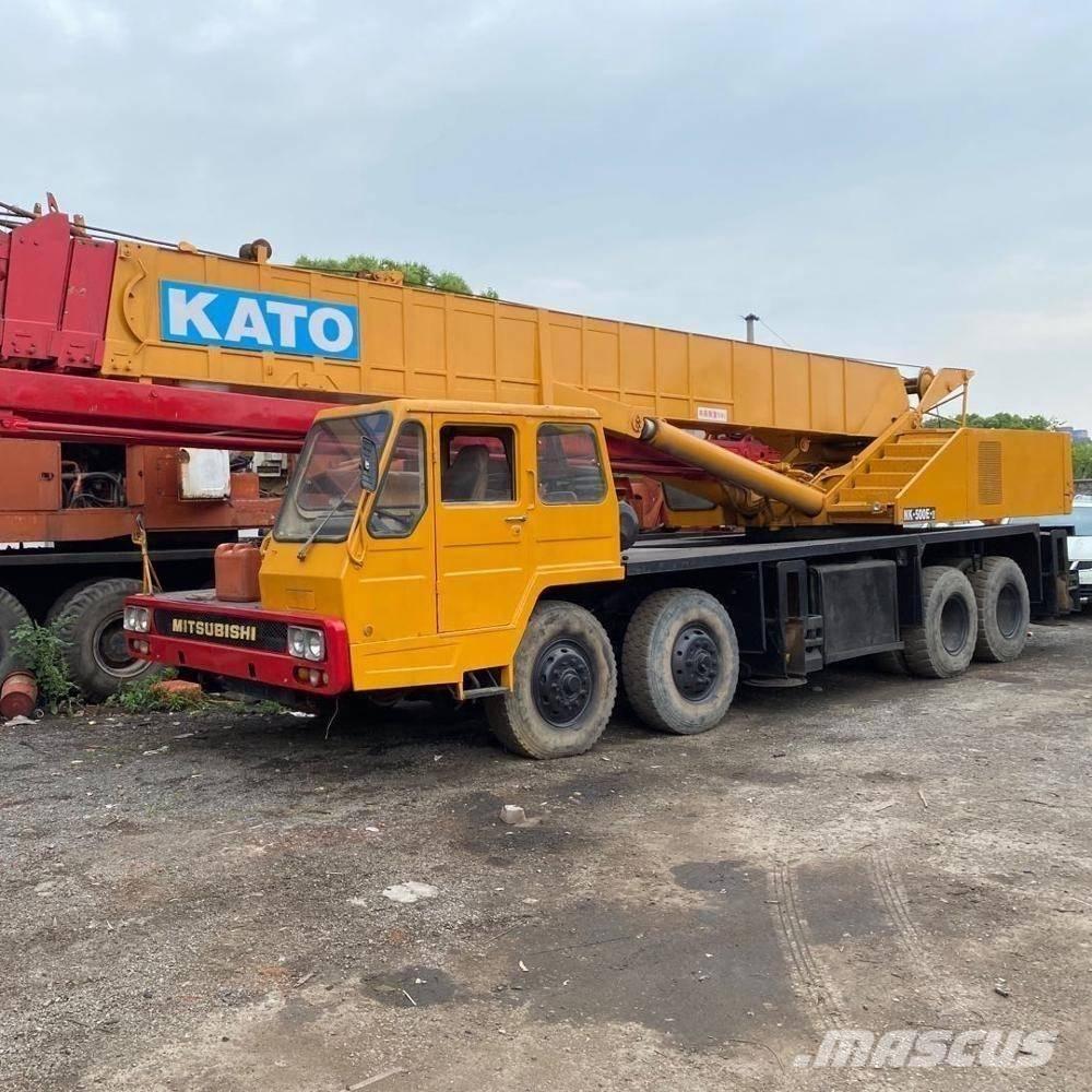 Kato 250 All terrain cranes