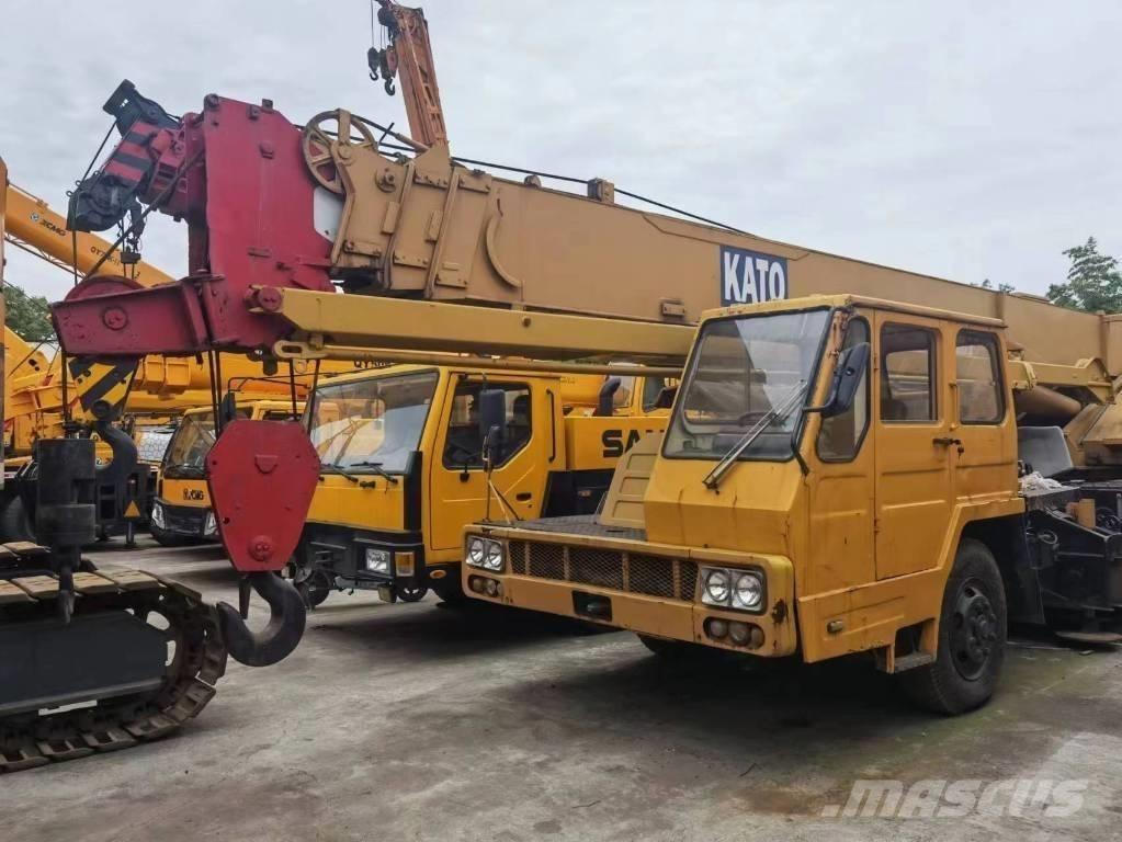Kato 250 All terrain cranes