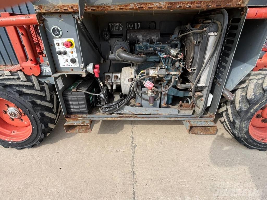 SkyJack SJ 6832 RT Scissor lifts