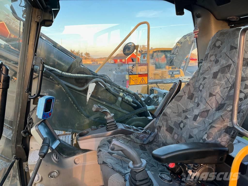 Volvo EC 160 C L Crawler excavators