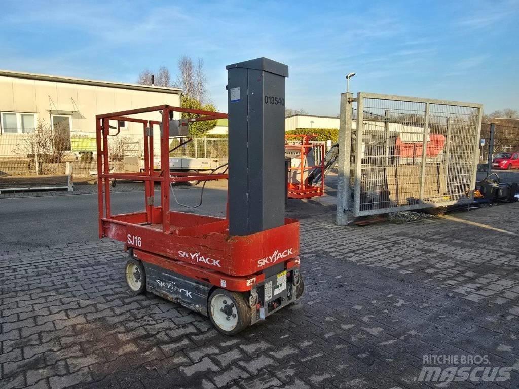 SkyJack SJ 16 Used Personnel lifts and access elevators