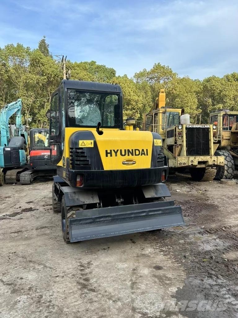 Hyundai 60 W-7 Wheeled excavators