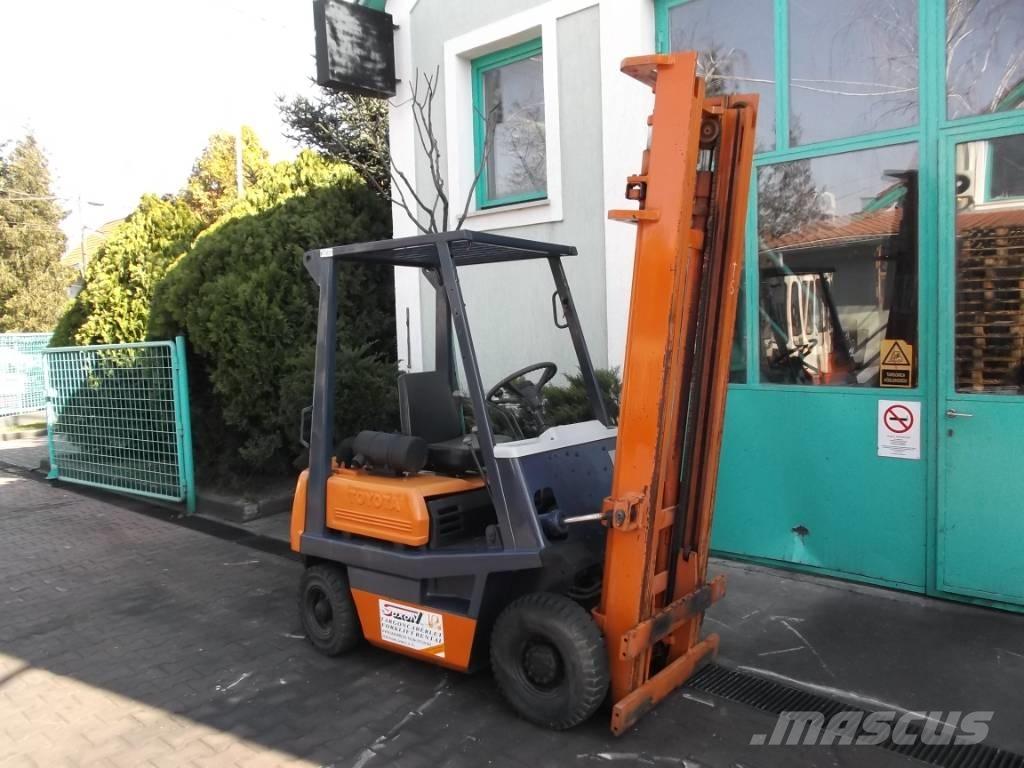 Toyota 3 FD 14 Diesel trucks
