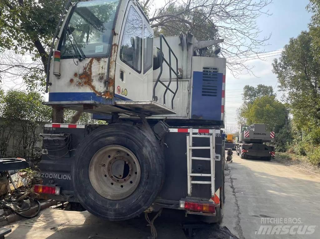 Zoomlion 350 Ton All terrain cranes