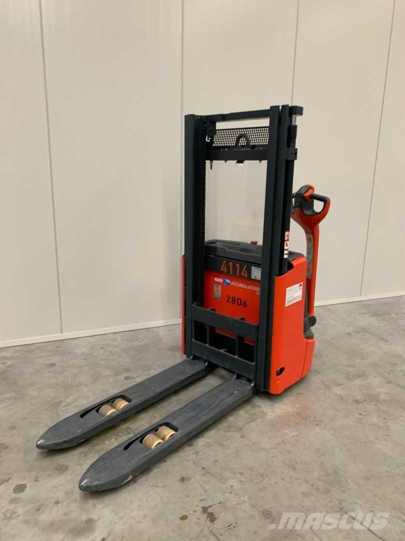 Linde L10B Self propelled stackers