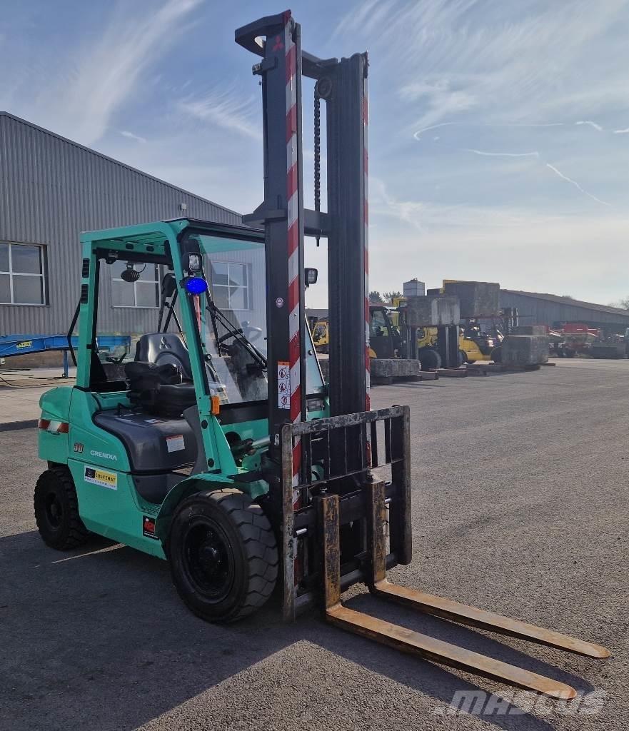 Mitsubishi FD30N Reach truck