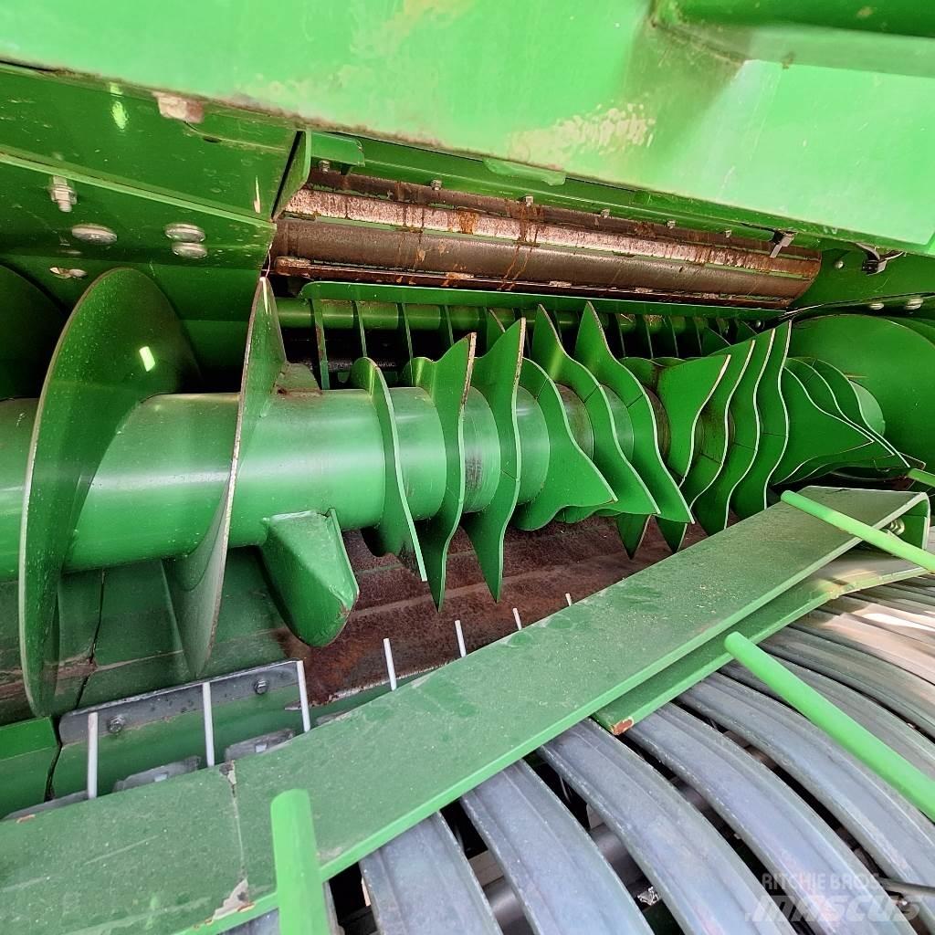 John Deere V 451 M Round balers