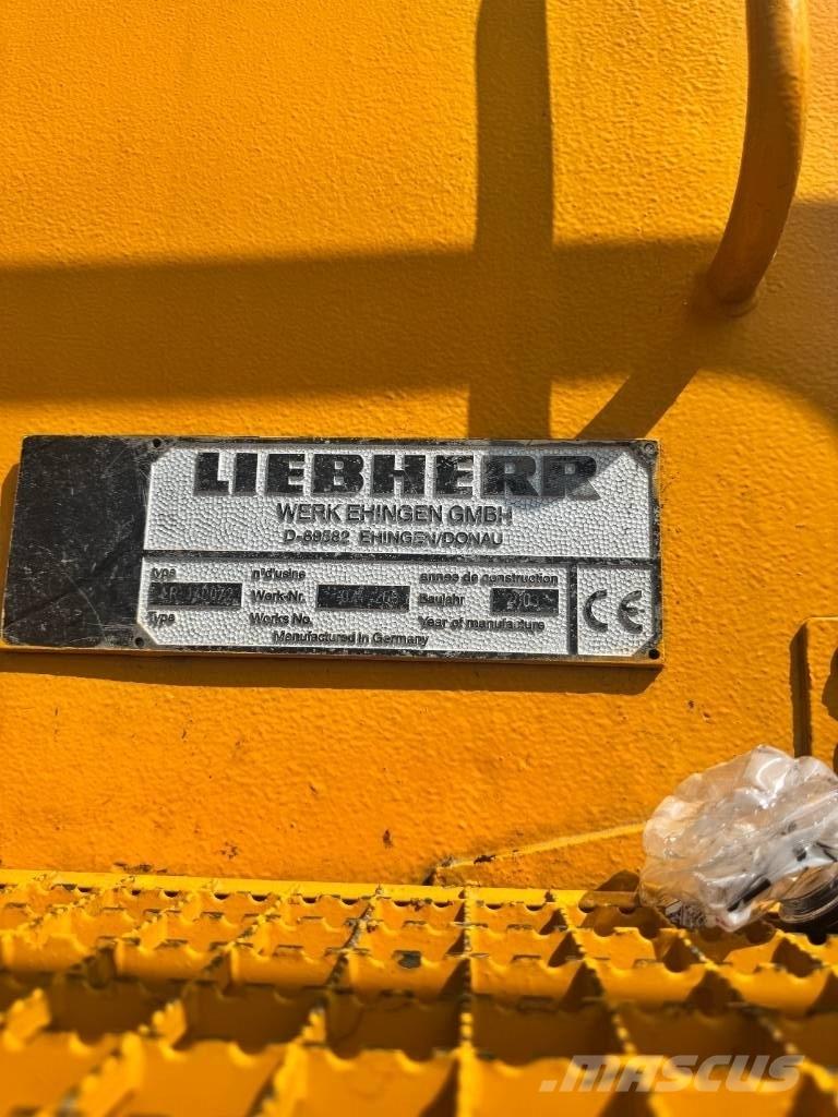 Liebherr LR 1400-2 Track mounted cranes