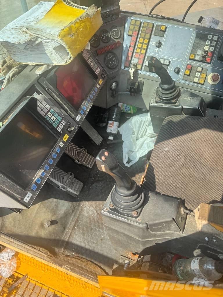 Liebherr LR 1400-2 Track mounted cranes
