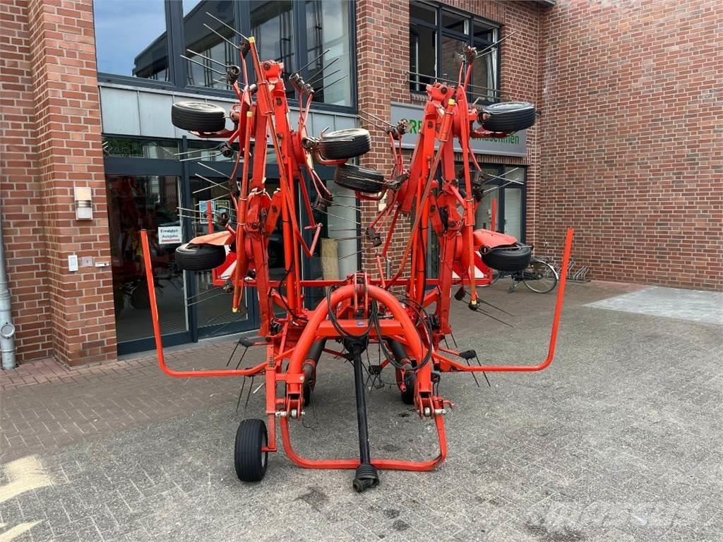 Kuhn GF8702 defekt Rakes and tedders