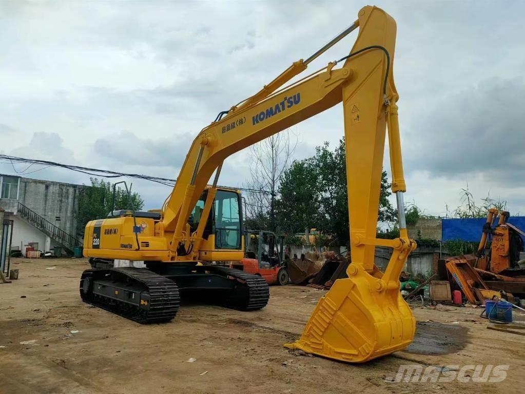 Komatsu PC 220-7 Crawler excavators